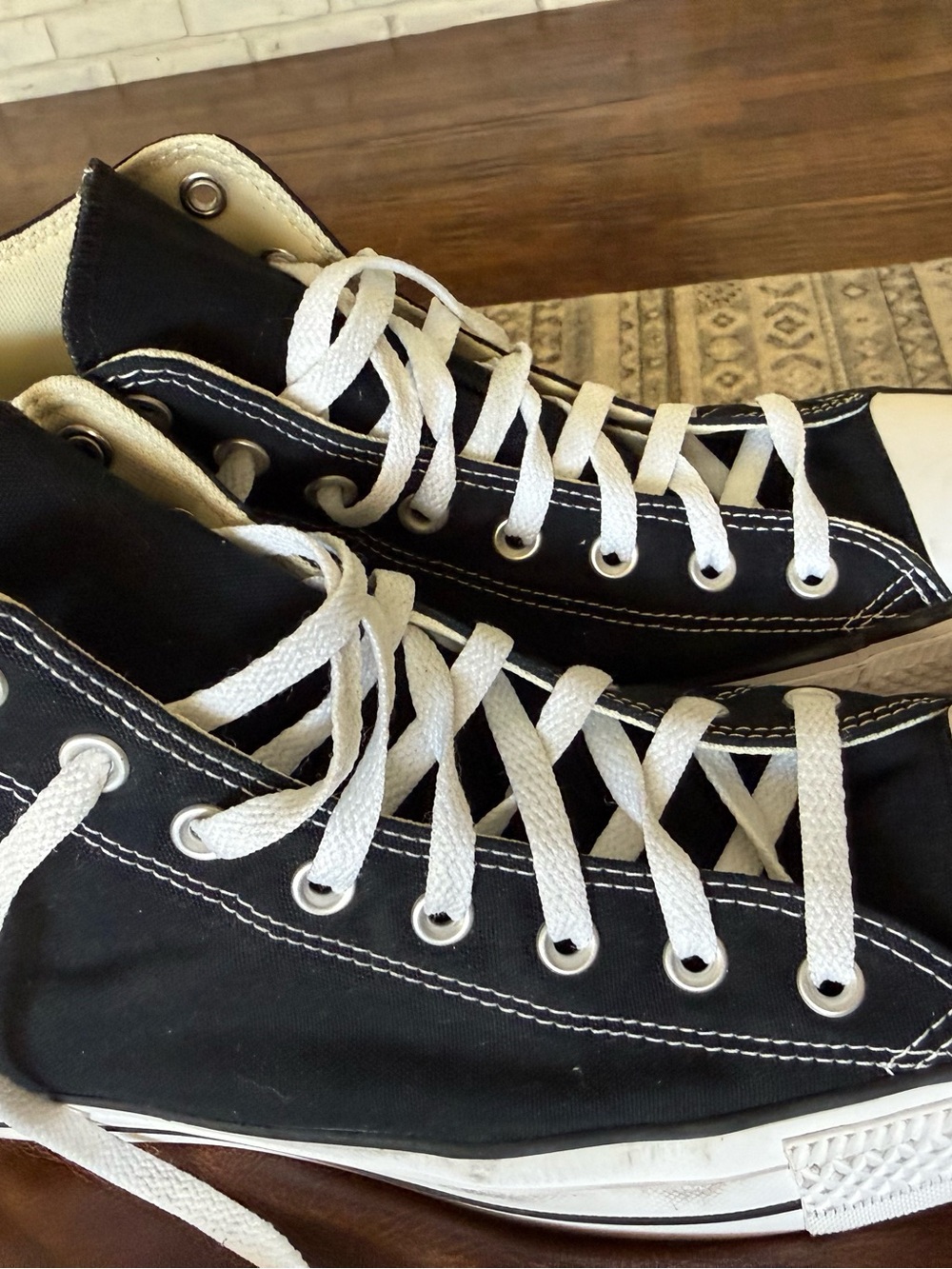 Mens 11 Classic High-Top Canvas Sneakers - Black/White-like new - Picture 2 of 7